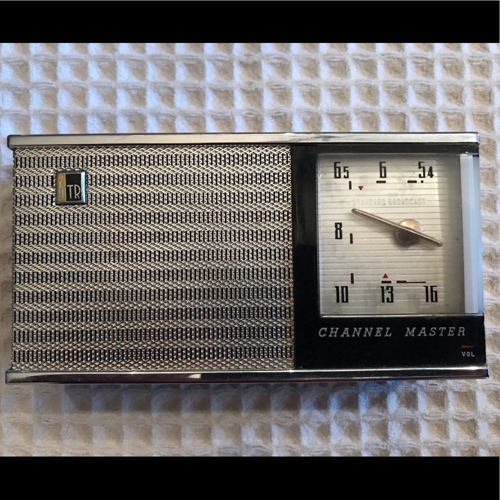 Vintage Channel Master Model 6506 Transistor Radio Works!